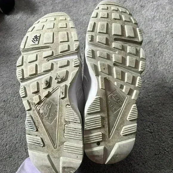 White huaraches from Nike women's size 8.5‎ - Picture 5 of 7